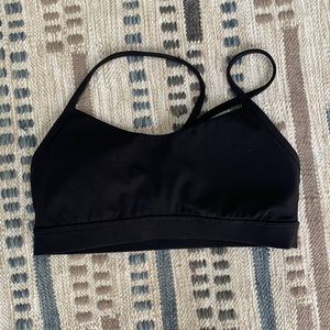 Lululemon barely worn Black FLOW Y BRA Nulu